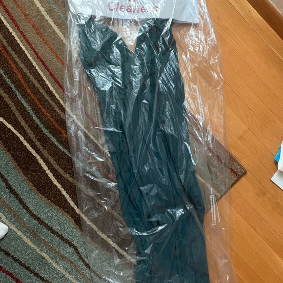 Lulu’s “Lovely” Green Gown w/ Slit and Lace - Picture 5 of 11